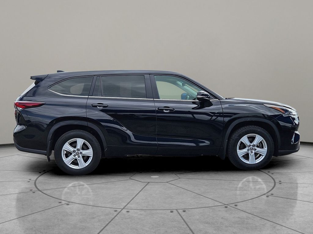 Used Car 2024 Toyota Highlander  Le For Sale Under $35,000 In San Marcos, Texas