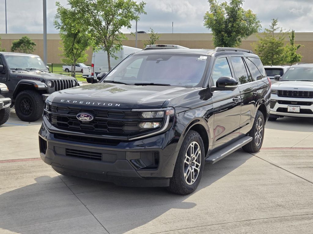 Black Metallic 2025 Ford Expedition Active 4WD SUV / Crossover Four-Wheel Drive Automatic