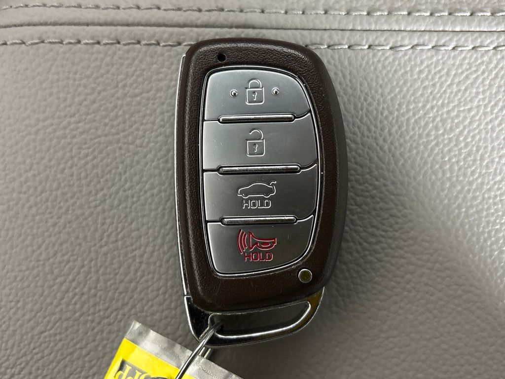 Used 2017 Gray Hyundai Limited image 34