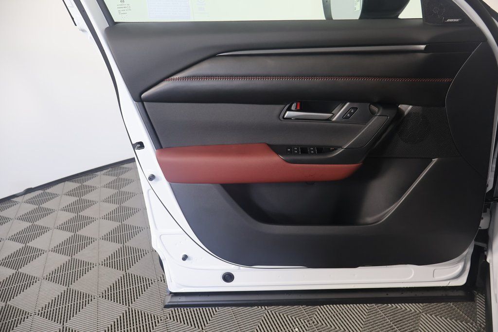 Thumbnail: 2025 Mazda CX-50 - 7