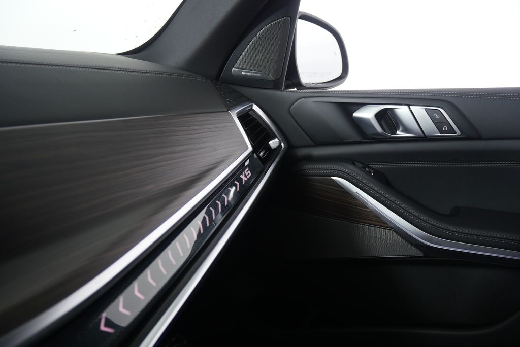 Thumbnail: 2026 BMW X5 - 24