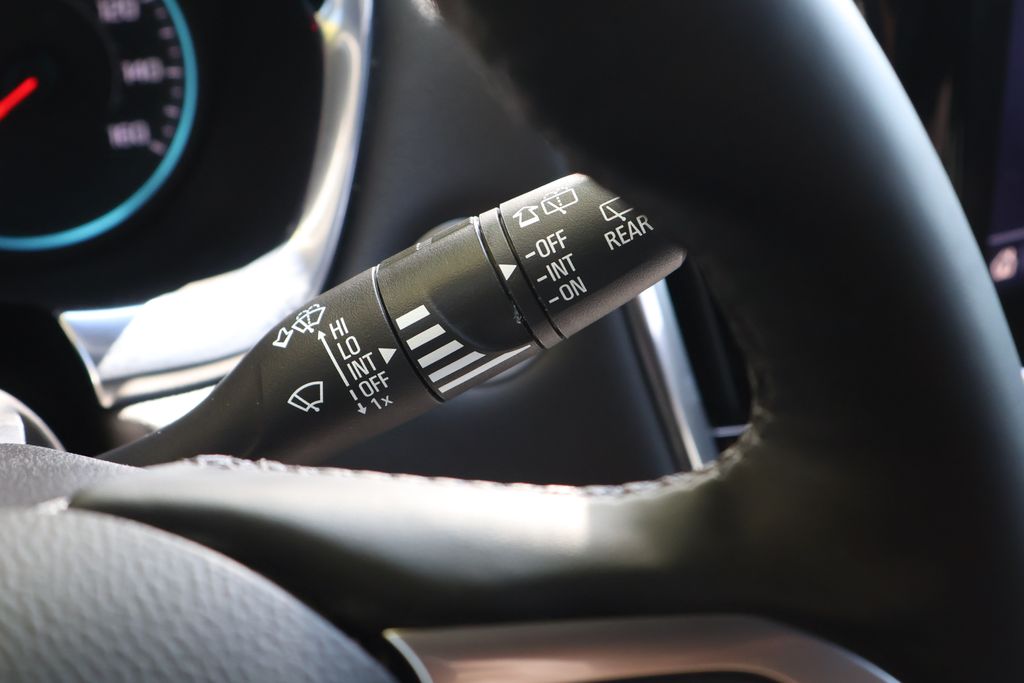 Thumbnail: 2023 Chevrolet Traverse - 28