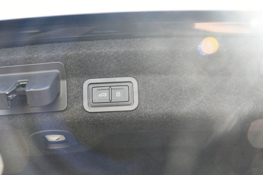 Thumbnail: 2023 Audi A6 - 21