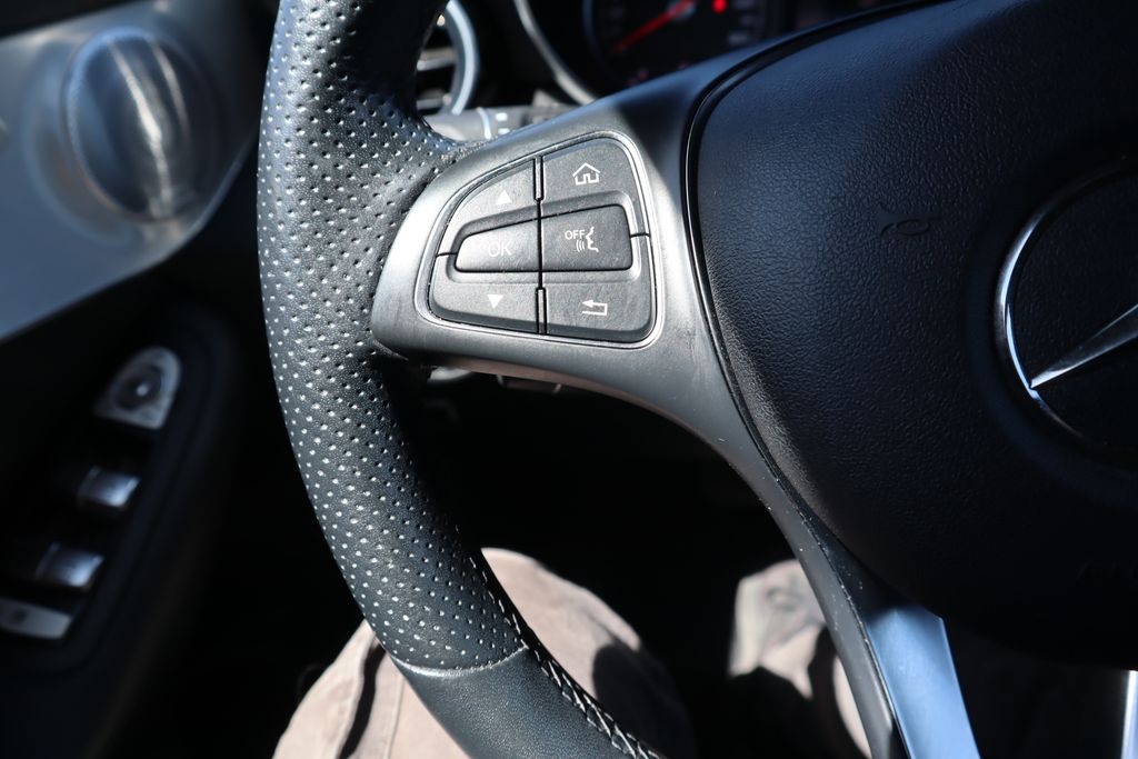 2019 Mercedes-Benz GLC 300 11