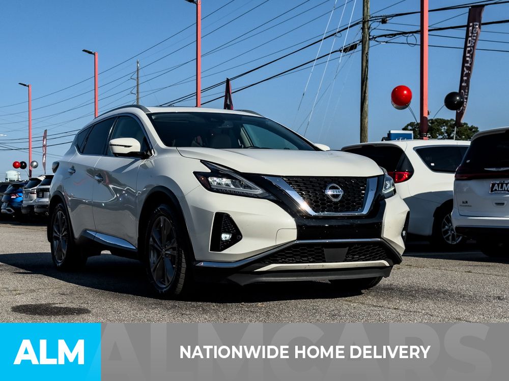Used 2019 White Nissan Platinum image 4