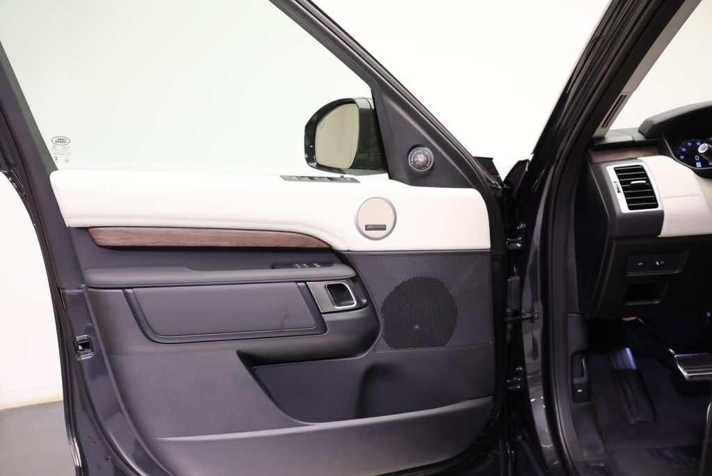 Thumbnail: 2026 Land Rover Discovery - 26