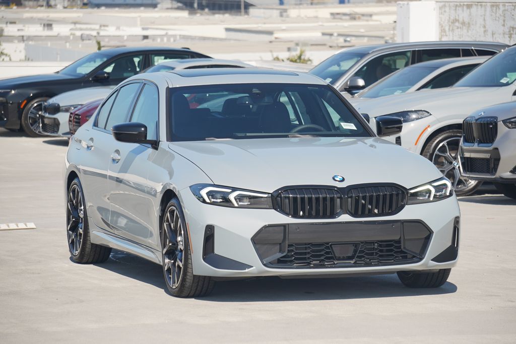Thumbnail: 2025 BMW 3 Series - 3