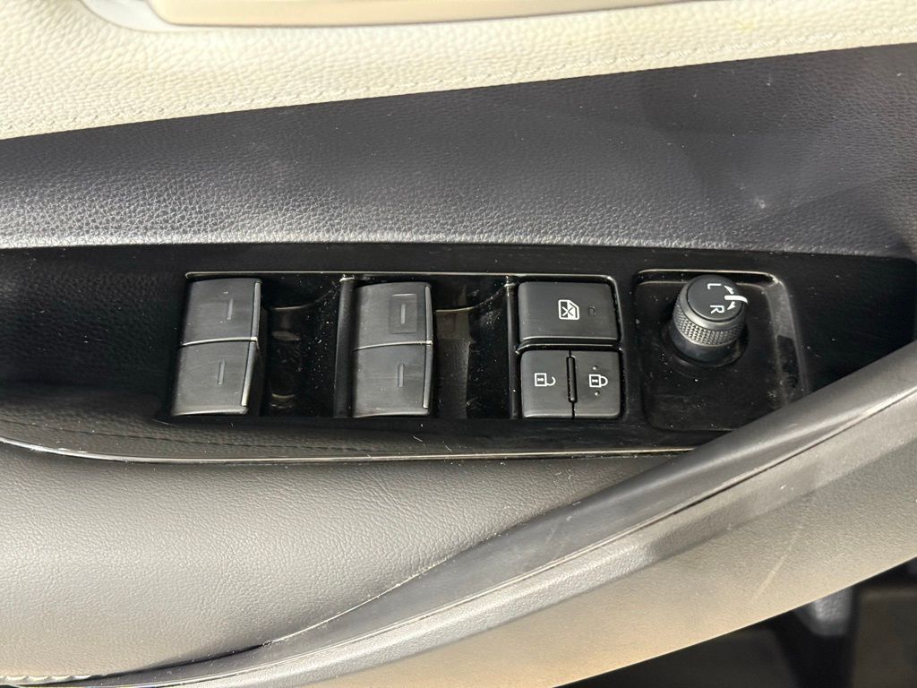 Thumbnail: 2025 Toyota Corolla - 16