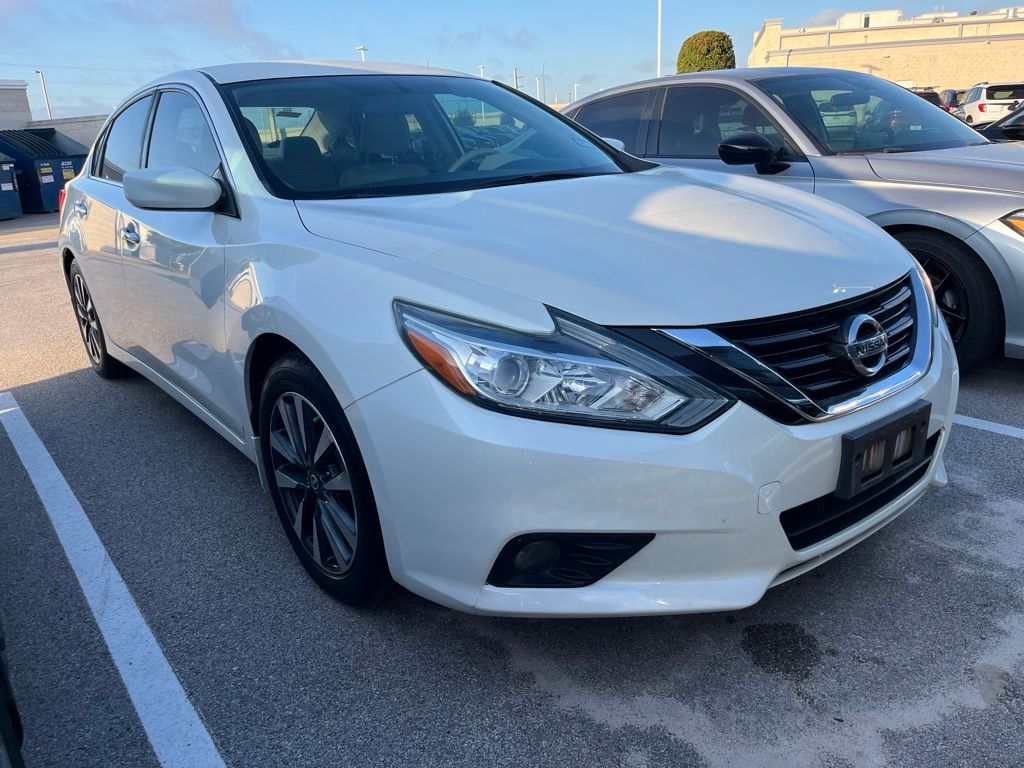 Thumbnail: 2017 Nissan Altima - 2