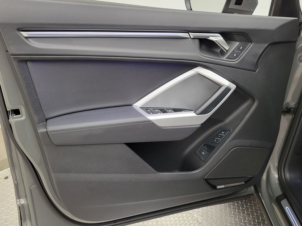 Thumbnail: 2023 Audi Q3 - 32