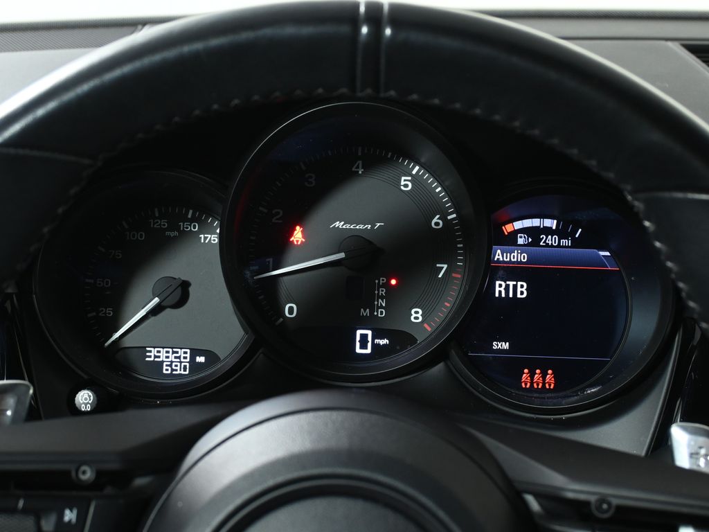 Thumbnail: 2023 Porsche Macan - 20