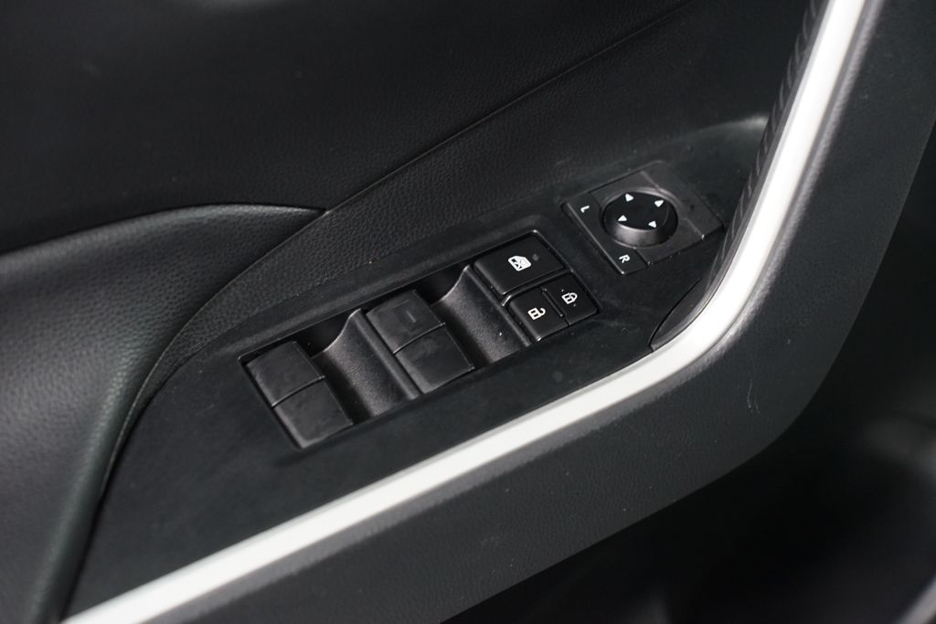 Thumbnail: 2019 Toyota RAV4 - 28