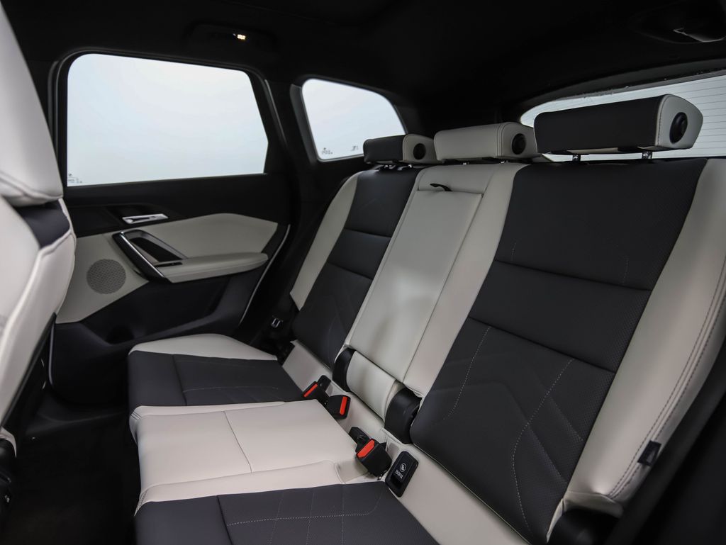 Thumbnail: 2026 BMW X1 - 21