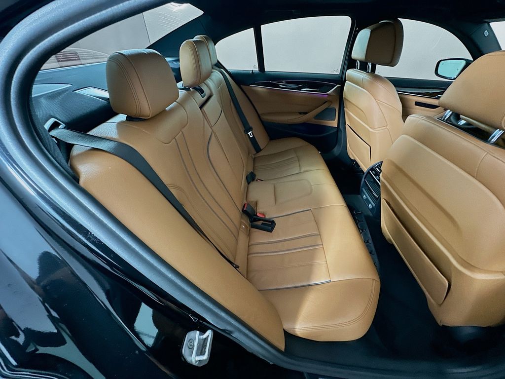 Thumbnail: 2018 BMW 5 Series - 28
