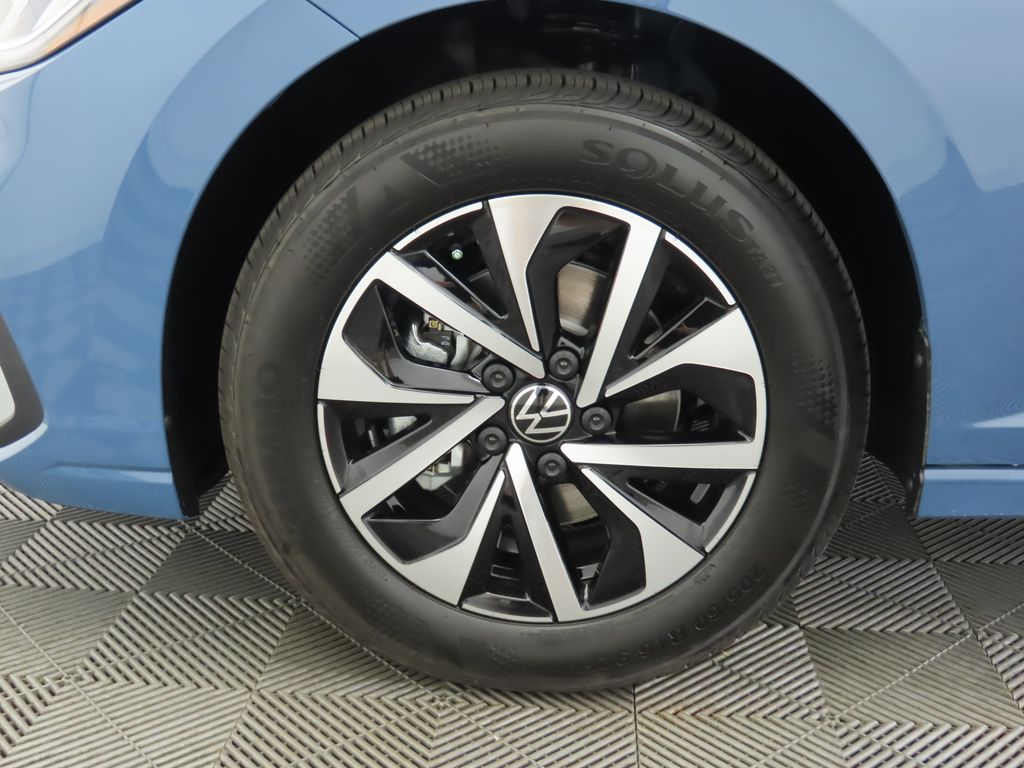 Thumbnail: 2025 Volkswagen Jetta - 30