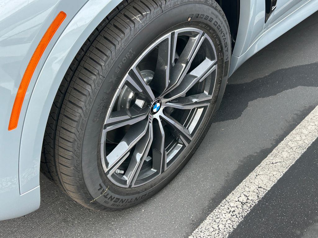 Thumbnail: 2026 BMW X5 - 3