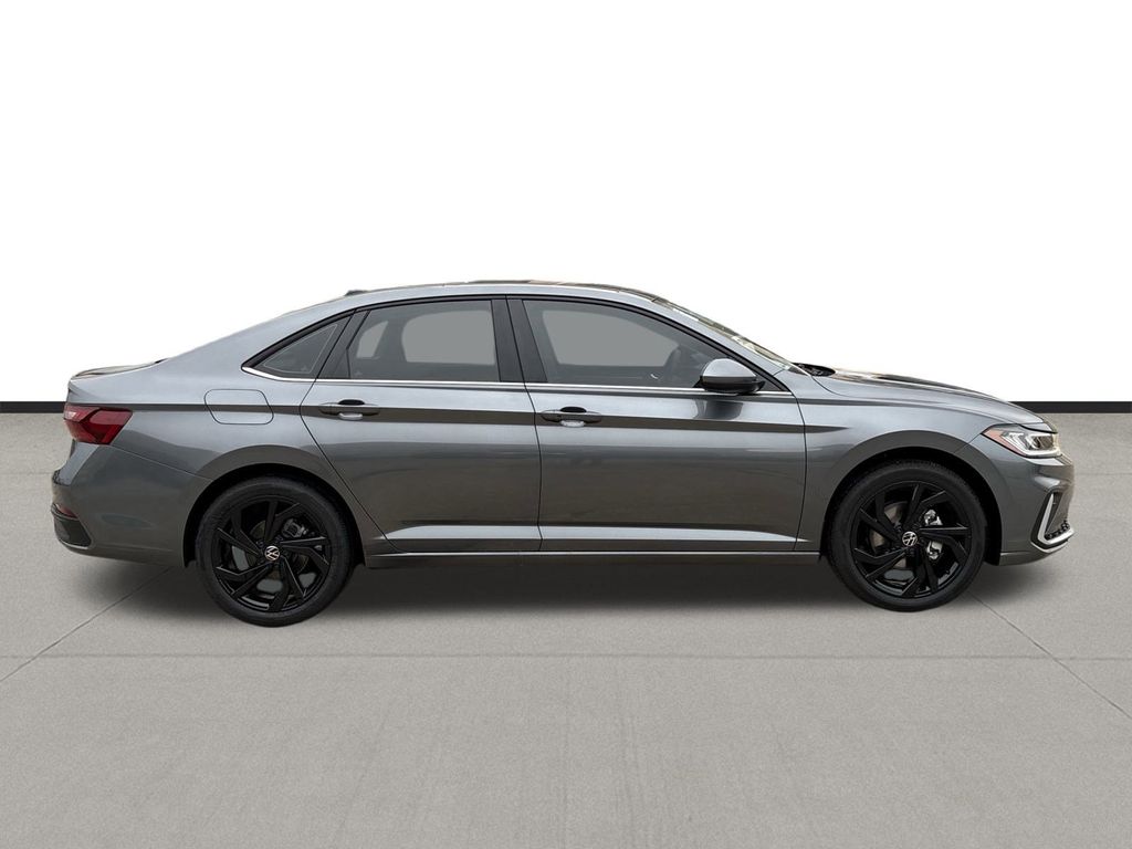 New 2026 Metallic Volkswagen 1.5T SE image 4