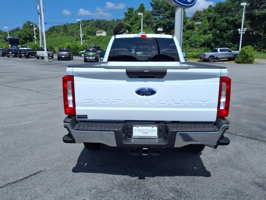 New 2025 White Ford XLT image 13
