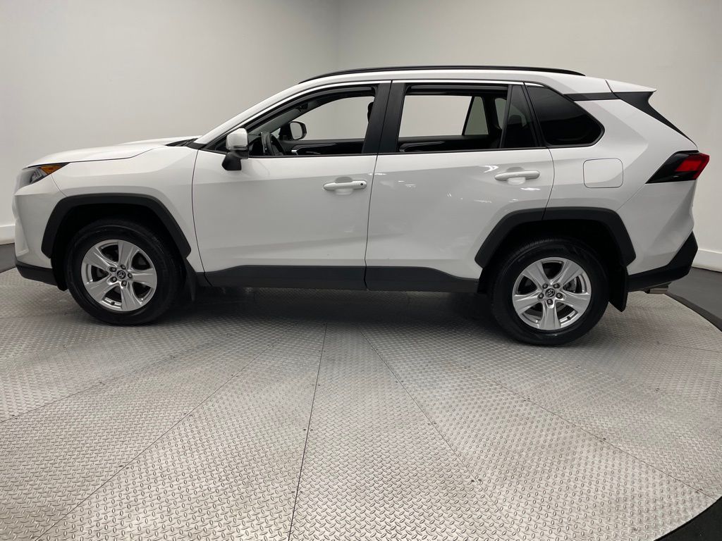 2020 Toyota RAV4 XLE 8