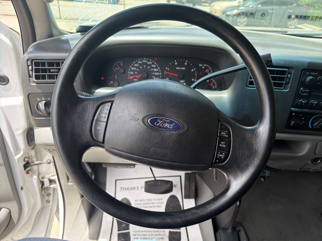 Used 2004  Ford XL image 17