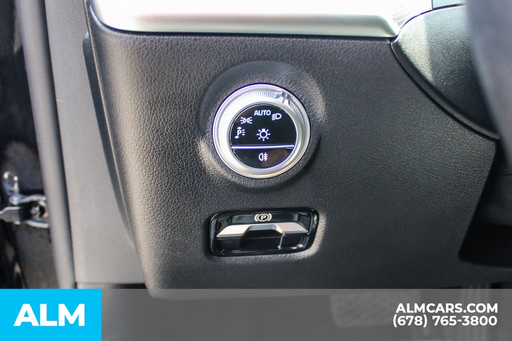 Used 2025 Black Mercedes-Benz C 300 image 30