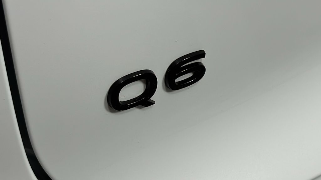 2025 Audi Q6 e-tron Premium 9