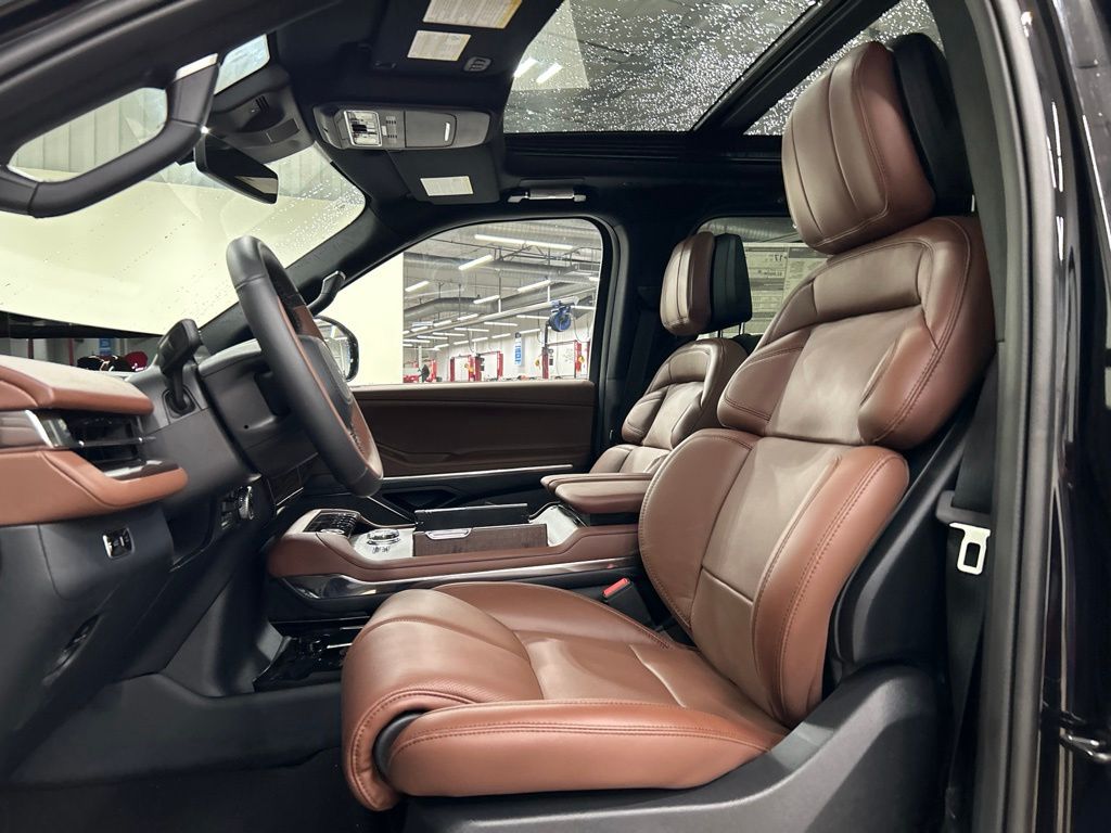 new 2026 Lincoln Navigator car, priced at $99,868