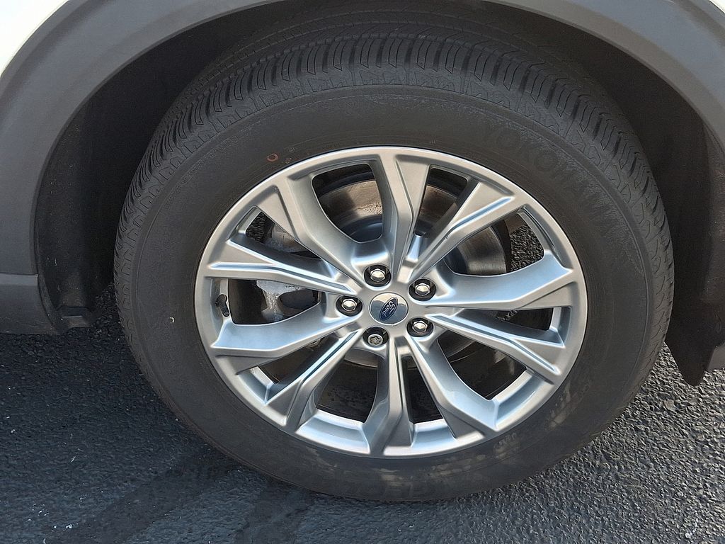 Thumbnail: 2020 Ford Explorer - 8