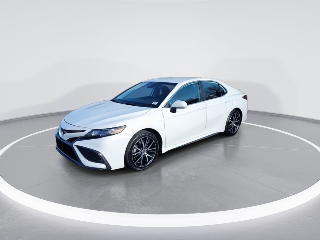 2022 Toyota Camry SE 4