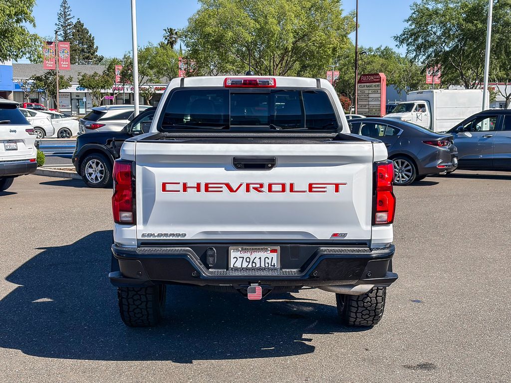 View vehicle photo 3