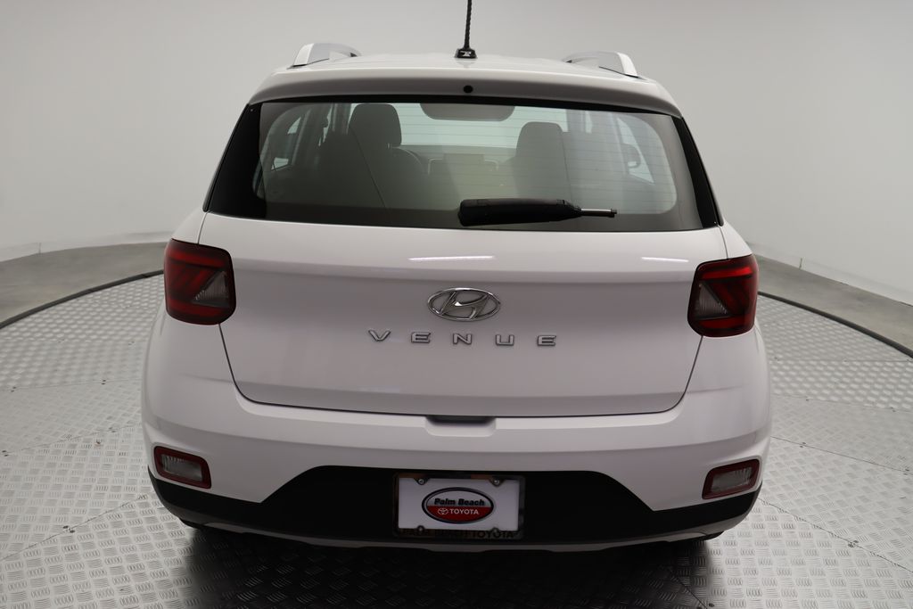 Thumbnail: 2023 Hyundai Venue - 10