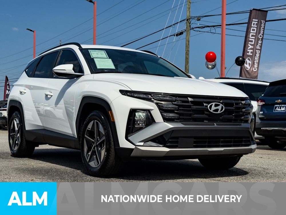 Used 2025 White Hyundai SEL Convenience image 4