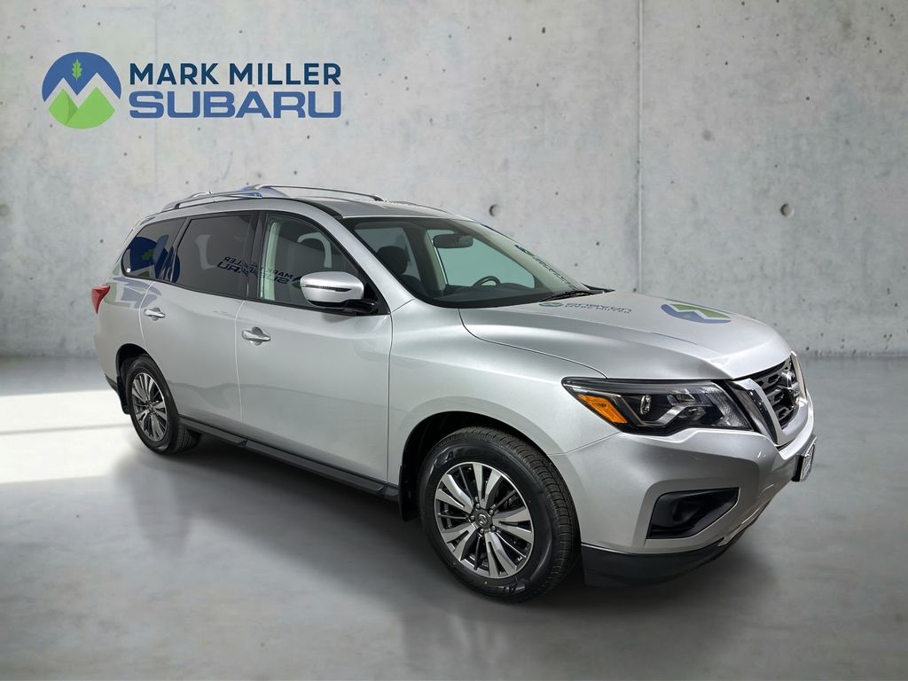 2017 Nissan Pathfinder SV 4WD