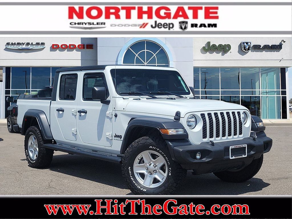 Bright White Clearcoat 2020 Jeep Gladiator Pickup Truck Four-Wheel Drive 8-Speed Automatic