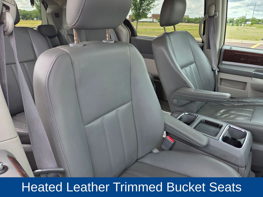 2010 Chrysler Town & Country Touring