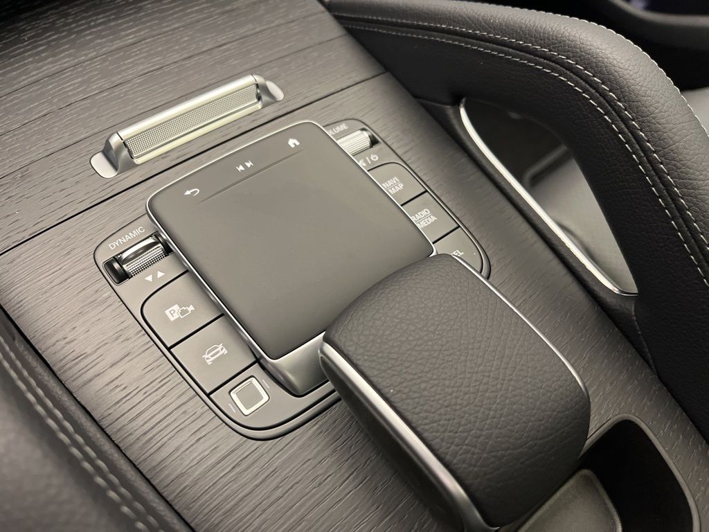 Thumbnail: 2026 Mercedes-Benz GLE - 21