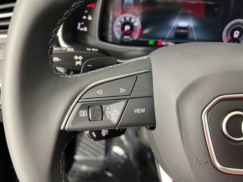 Thumbnail: 2025 Audi Q7 - 16