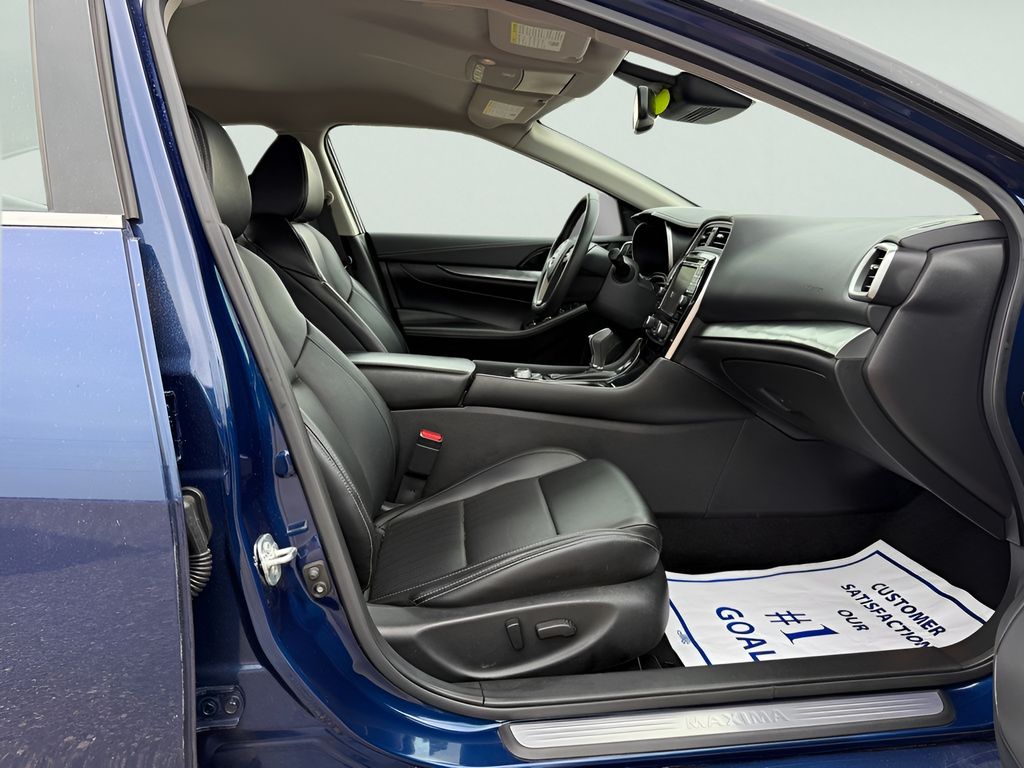 2023 Nissan Maxima