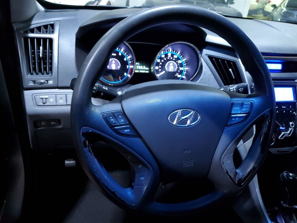 2013 Hyundai Sonata GLS 29