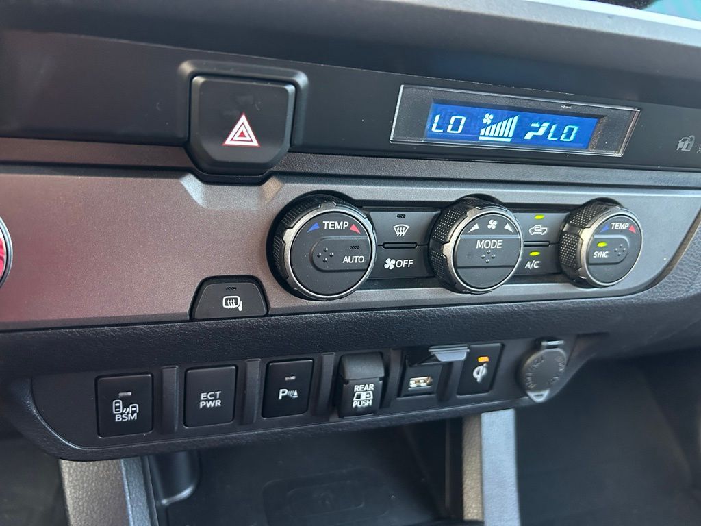 Thumbnail: 2022 Toyota Tacoma - 26