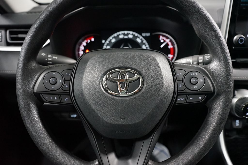Thumbnail: 2025 Toyota RAV4 - 12