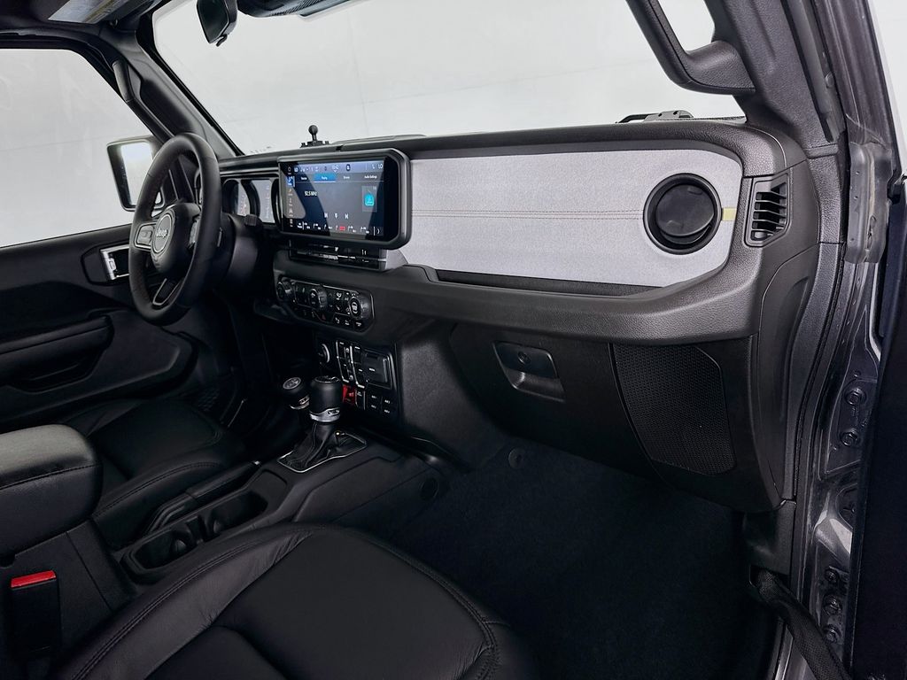 Thumbnail: 2024 Jeep Gladiator - 28