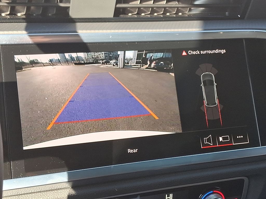 Thumbnail: 2025 Audi Q3 - 18