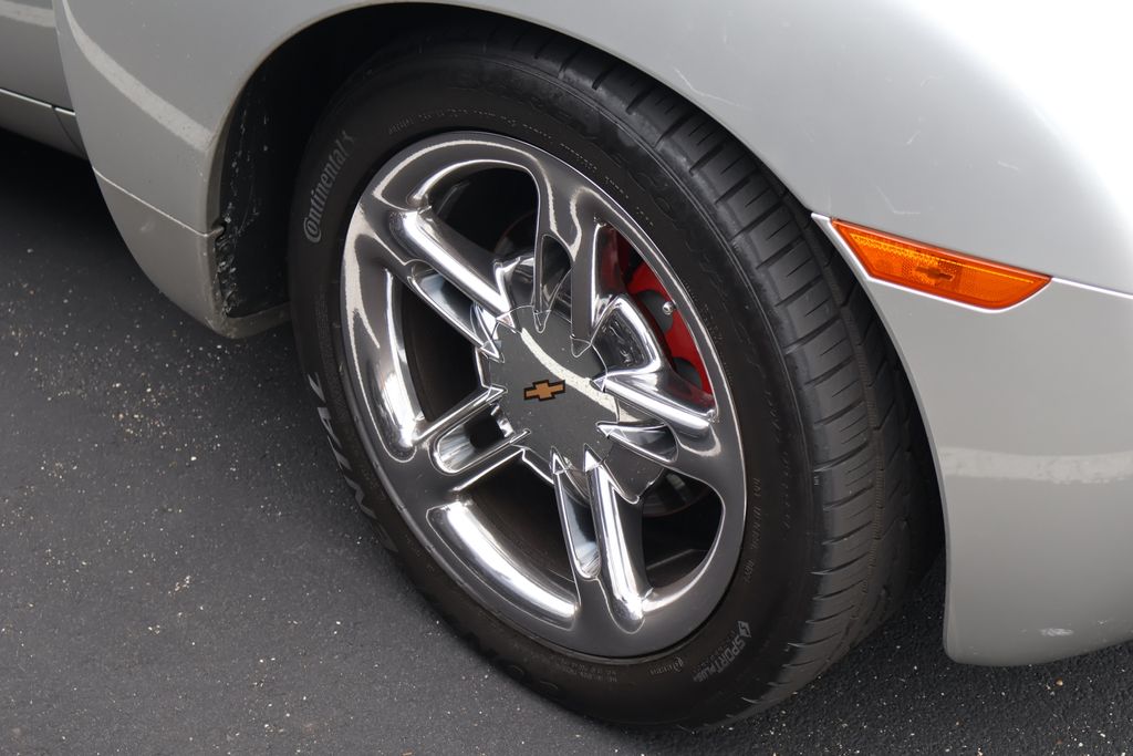 Thumbnail: 2004 Chevrolet SSR - 5