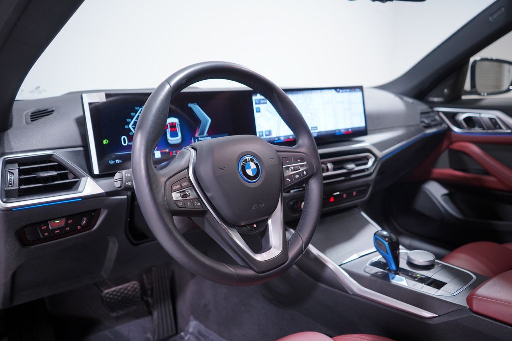 Thumbnail: 2023 BMW i4 - 6