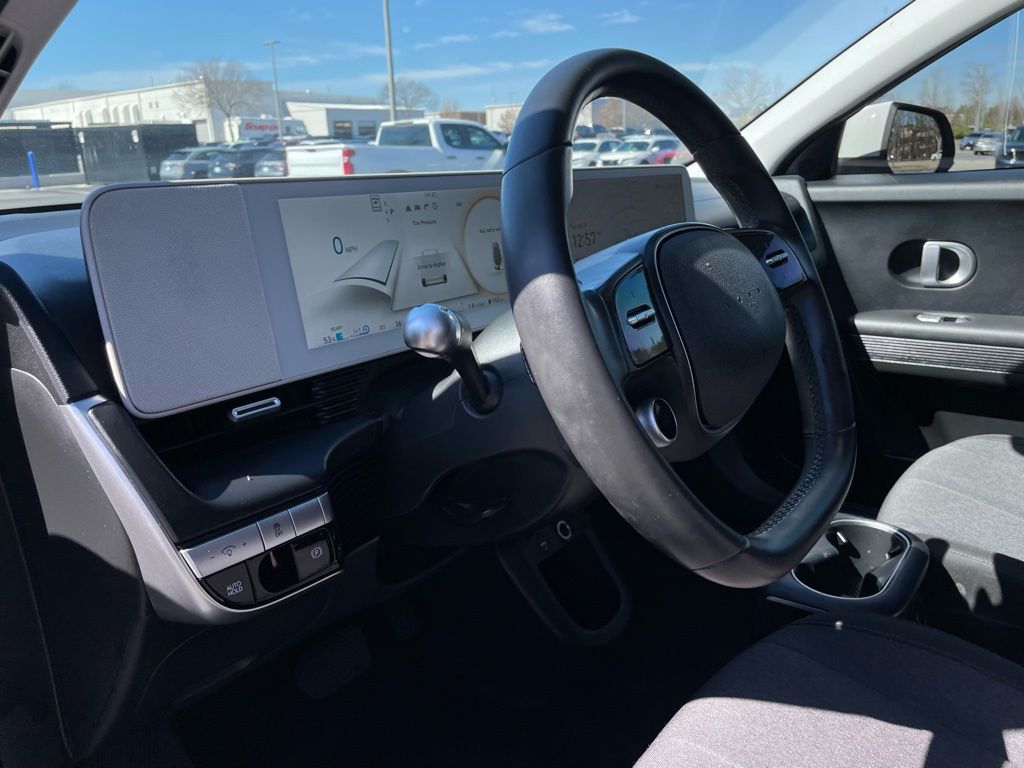 Thumbnail: 2023 Hyundai Ioniq 5 - 28