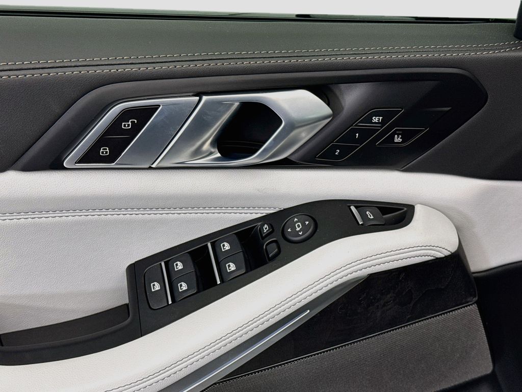 Thumbnail: 2026 BMW X5 - 22