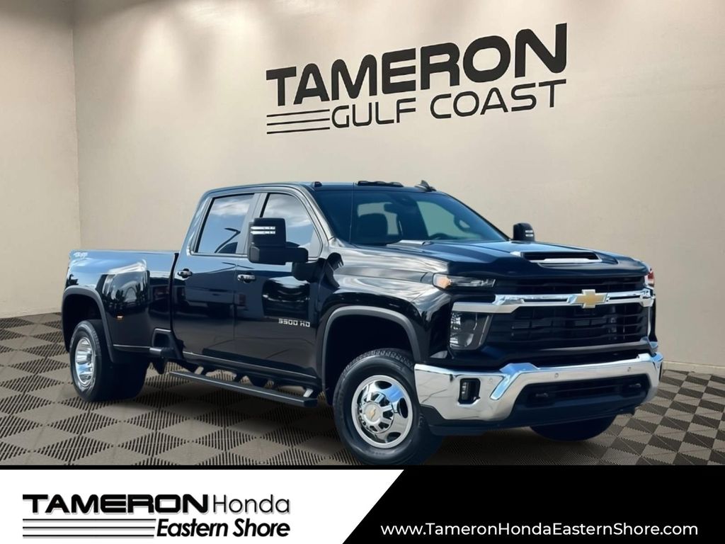 2025 Chevrolet Silverado 3500HD LT Crew Cab 4WD