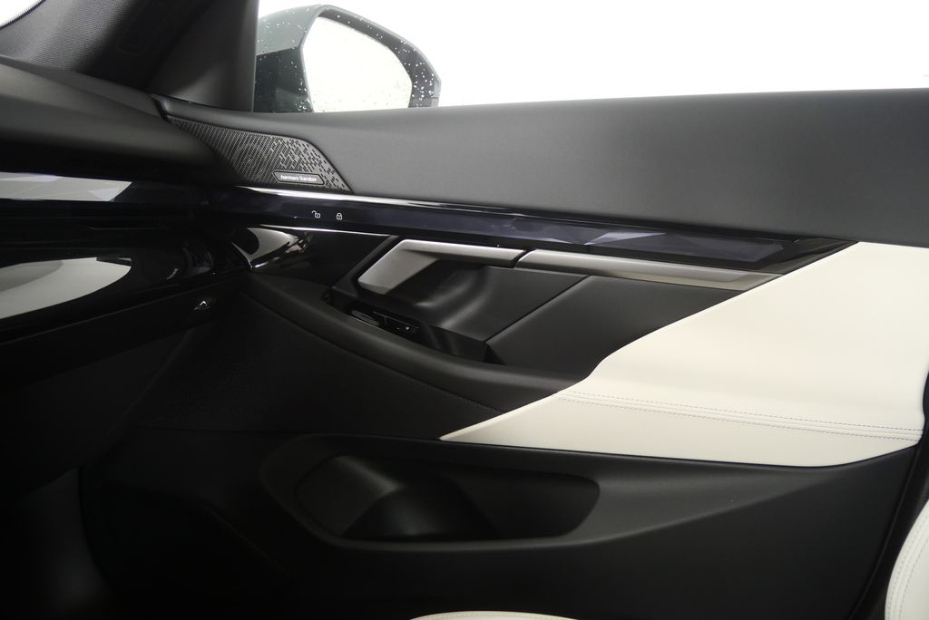 Thumbnail: 2026 BMW i5 - 23