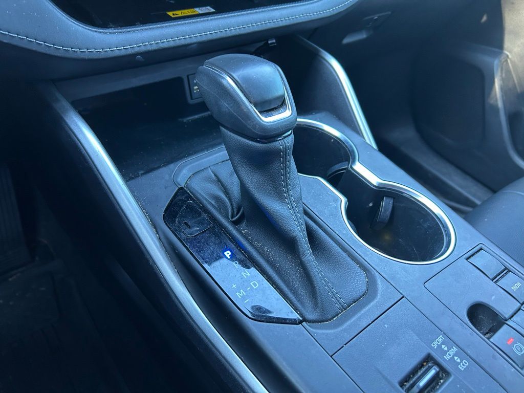 Thumbnail: 2023 Toyota Highlander - 28